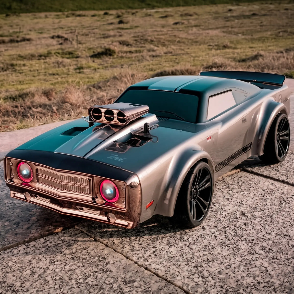 1:16 RC Car 4WD High-Speed Remote Control Retro Muscle Car w/ LED Lights