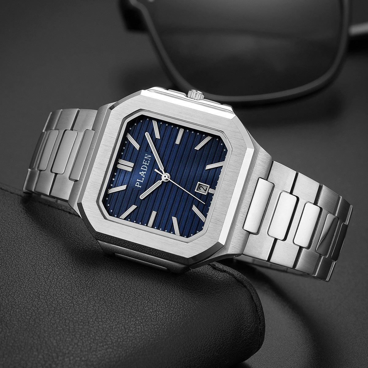 Calibre Calendar Watch