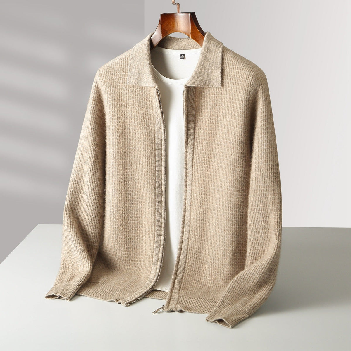Avelaro Wool Zip Sweater