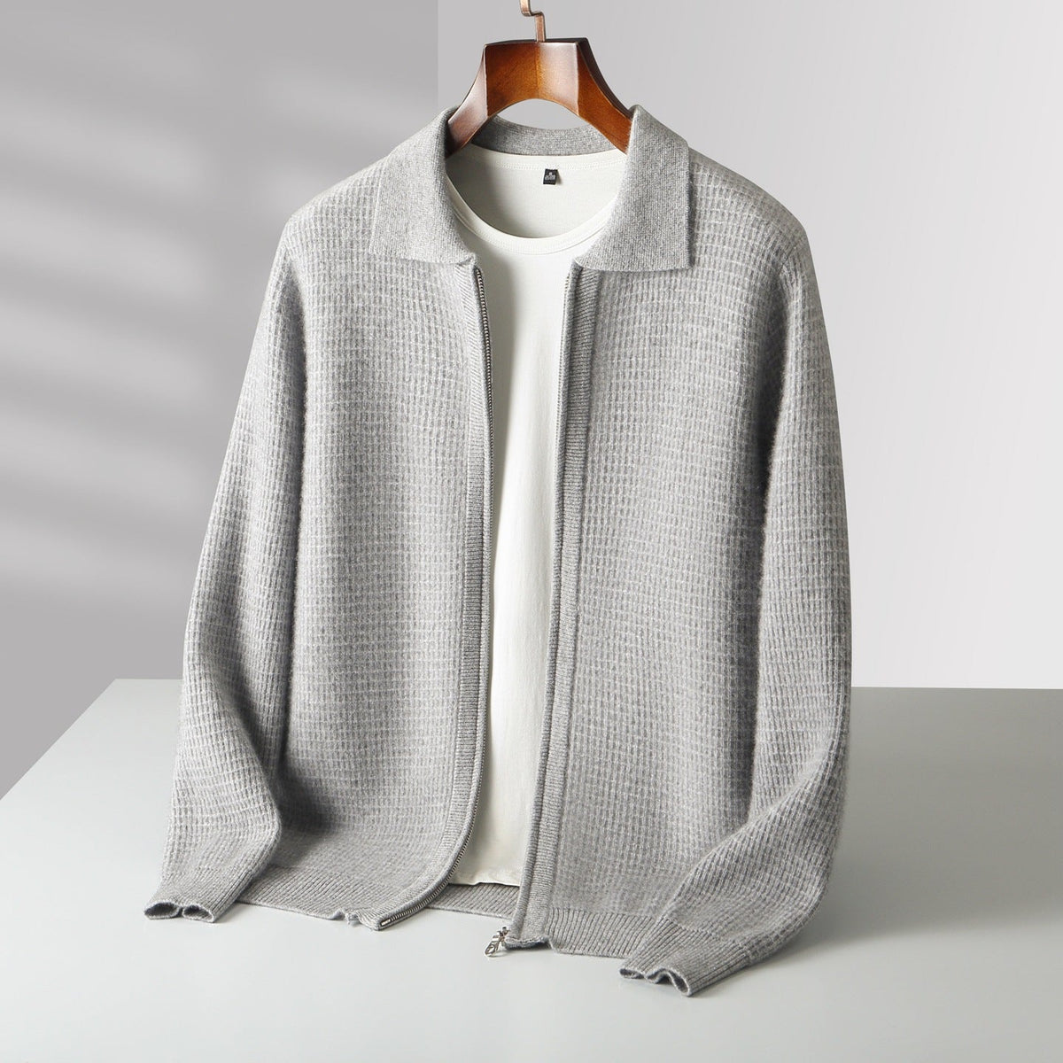 Avelaro Wool Zip Sweater