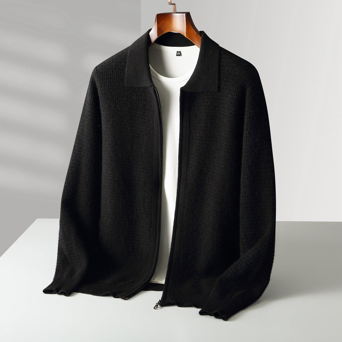 Avelaro Wool Zip Sweater