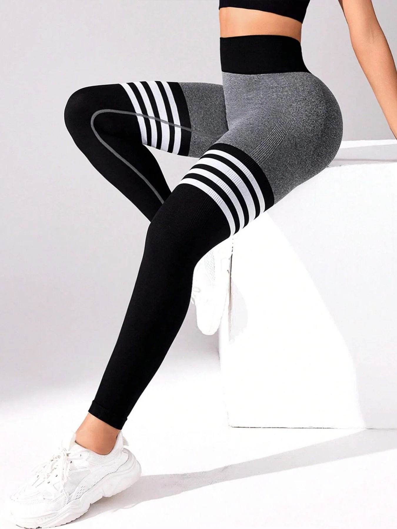 Iconic Performance Leggings