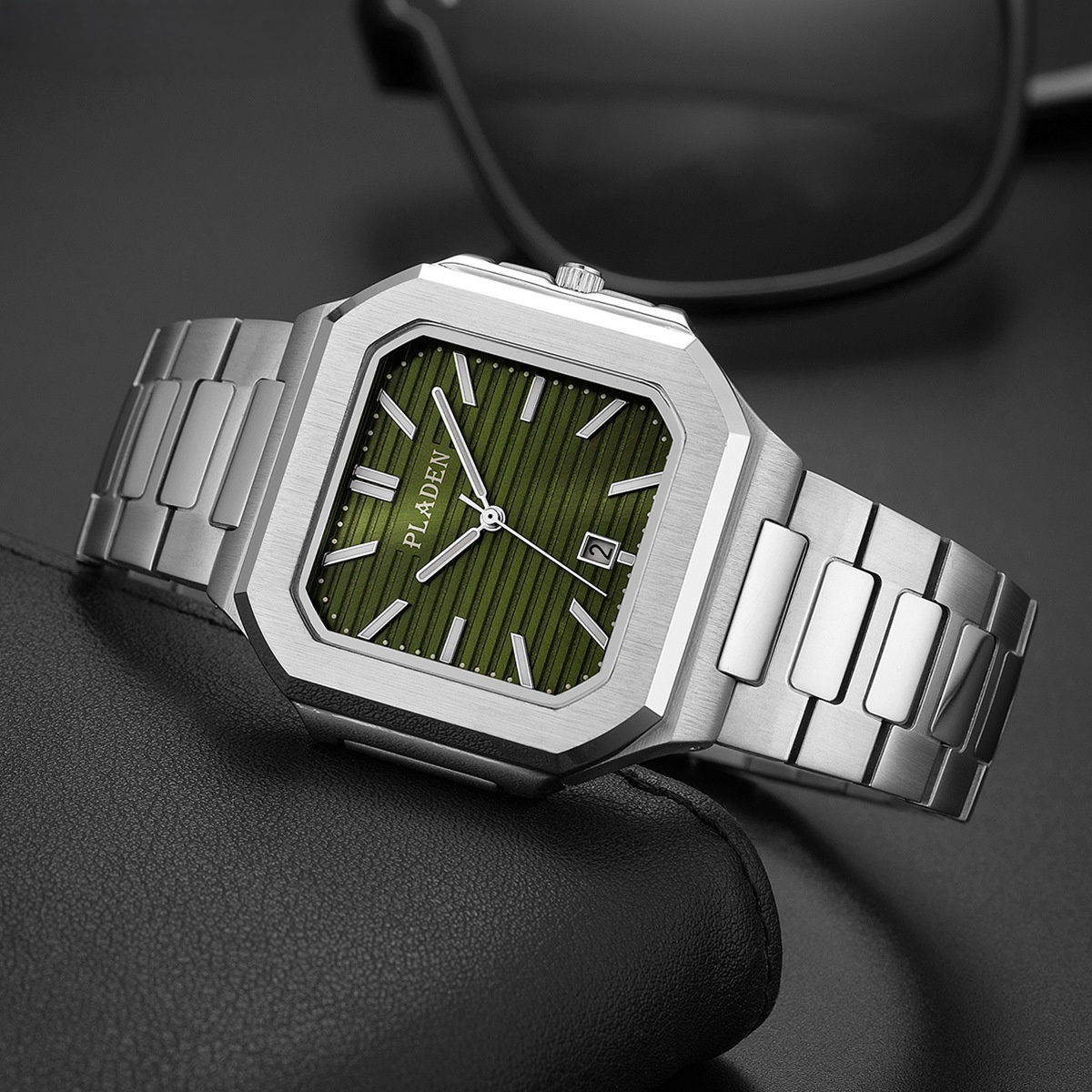 Calibre Calendar Watch